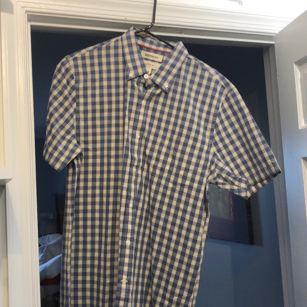 Men’s short sleeve dress shirt - new without tags